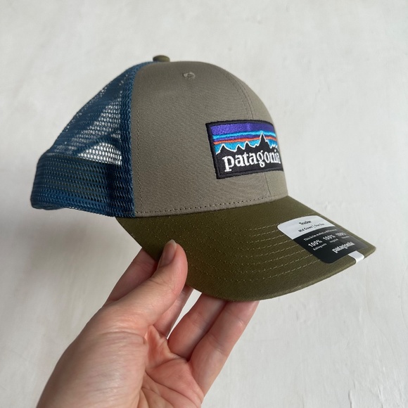 NWT Patagonia P-6 Logo Trucker Hat in Garden Green - Picture 3 of 6